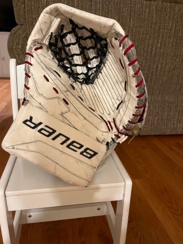 Bauer NXG Pro TotalOne goalie glove