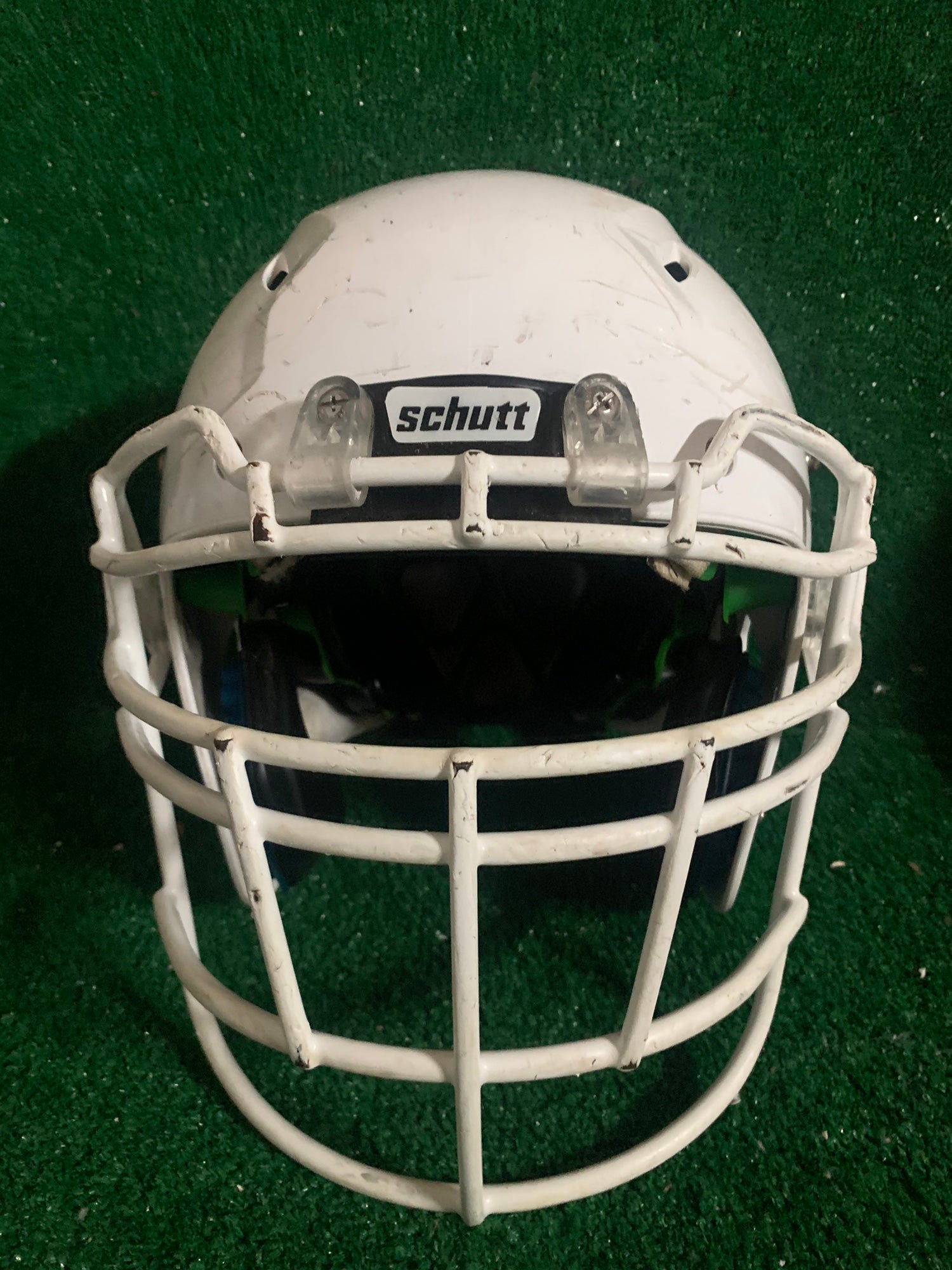 Schutt Vengeance Pro Helmet XL In White with White  V-EGOP mask New 