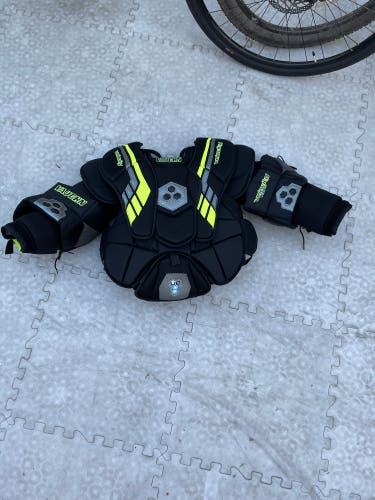 New XL Vaughn Velocity VE8 Int Goalie Chest Protector