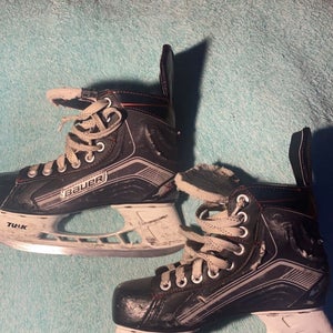 Used Bauer Regular Width  Size 4 Vapor X300 Hockey Skates