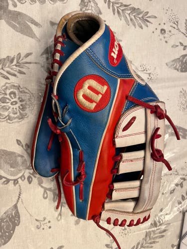 Outfield 13" A2000 Softball Glove