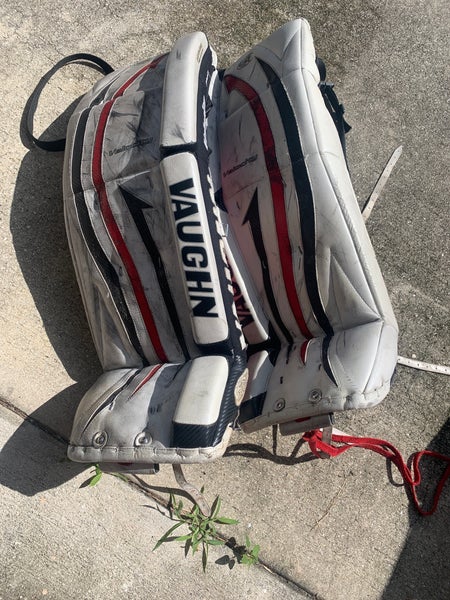 34" Vaughn Velocity 7480 Goalie Leg Pads