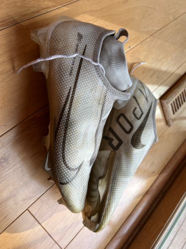 Used (size 10.5) Nike Vapor Edge Pro 360 White Football Cleat