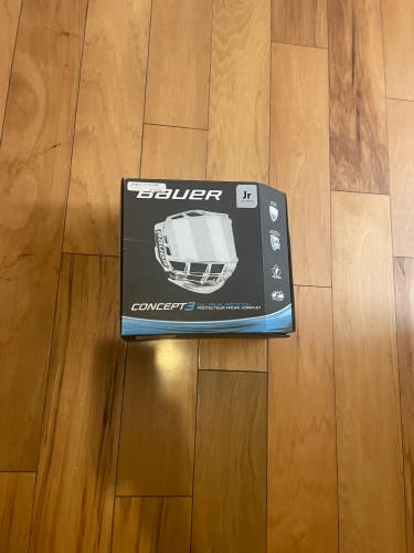 Used Small Bauer Concept 3 Full Shield