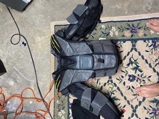 Used XL Bauer Pro Stock Hyperlite Goalie Chest Protector