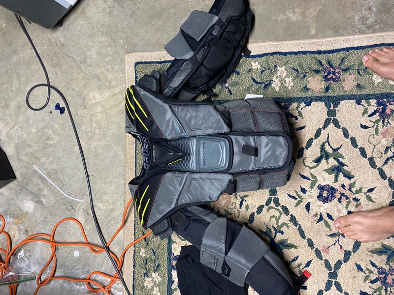 Used XL Bauer Pro Stock Hyperlite Goalie Chest Protector