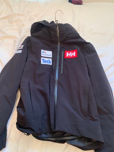 2022 Canadian Ski Team Brand New Jacket Size L