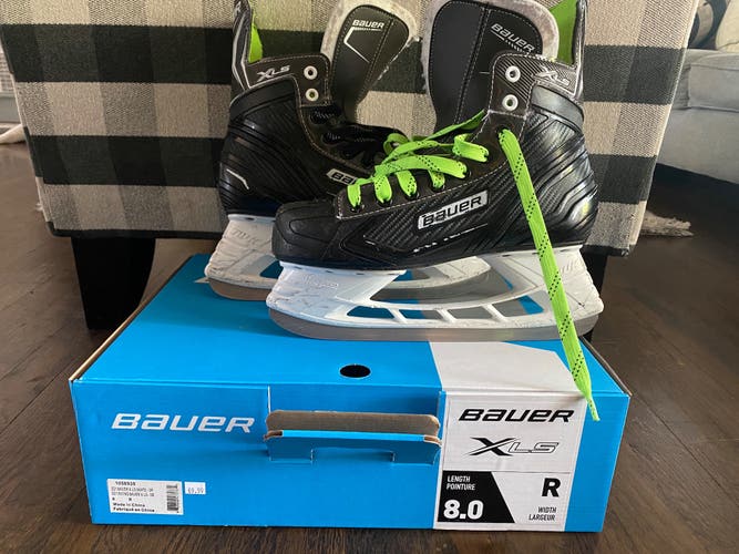 Used Bauer Wide Width Size 8 XLS Hockey Skates