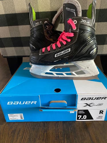 Used Bauer Wide Width Size 7 XLS Hockey Skates