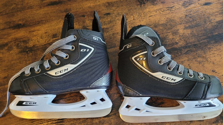 Junior Barely Used CCM 01 Hockey Skates Size 12J