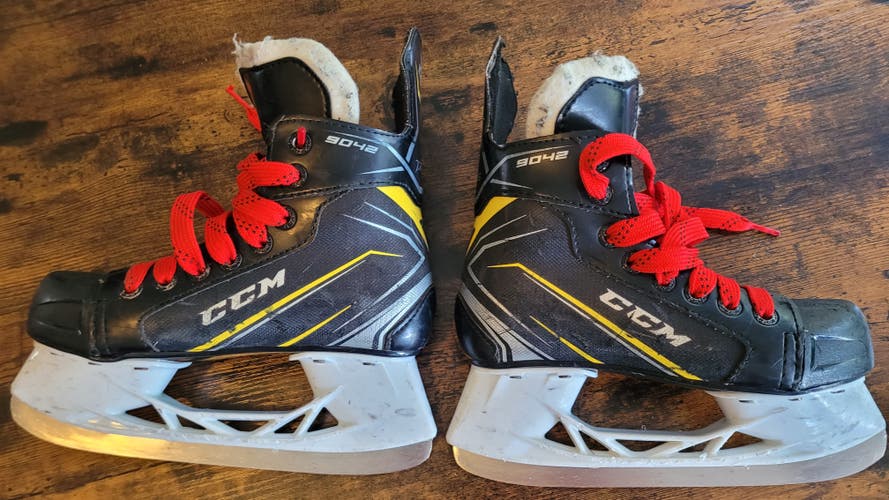 Used CCM Tacks 9042 Hockey Skates Size 1