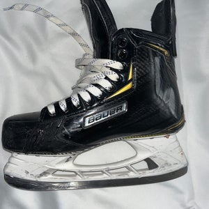 Used Bauer Regular Width Pro Stock Size 8.5 Supreme 2S Pro Hockey Skates