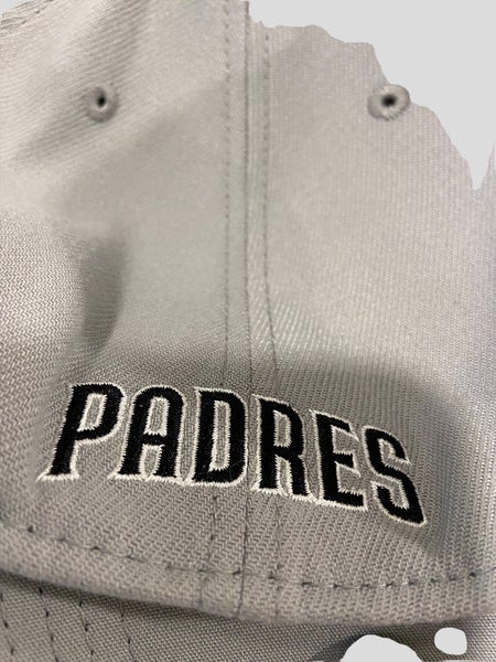 Men's New Era Gray San Diego Padres Pipe 39THIRTY Flex Hat Size: Large/Extra Large