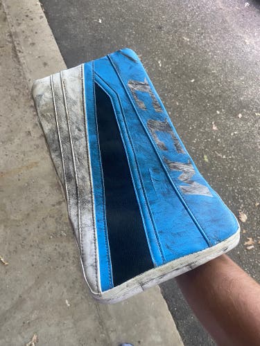 Used Regular CCM Extreme Flex II Pro Blocker