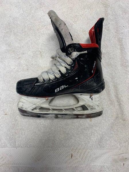 Used Bauer Regular Width Size 2.5 Vapor 3X Pro Hockey Skates