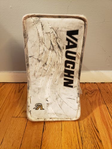 Used Vaughn Blocker Regular Velocity V5 Junior