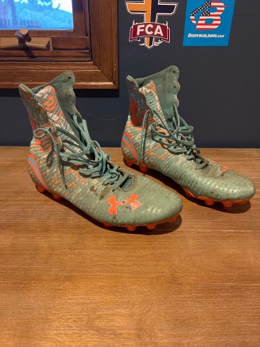 Men's Size 11.5 (Women's 12.5) High Top Highlight