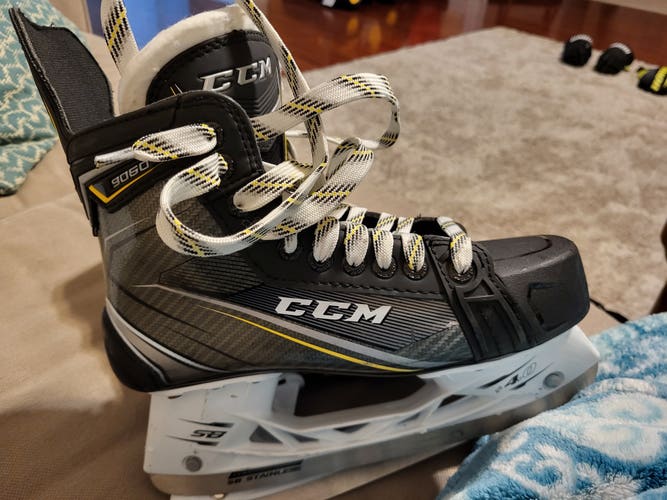 Junior New CCM Tacks Hockey Skates Regular Width Size 6.5