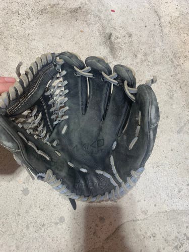Infield 11.25" Mako Baseball Glove