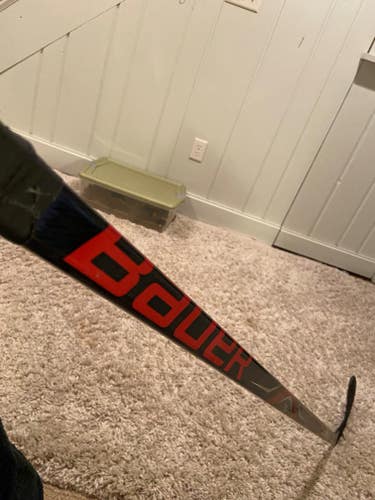 Right Handed Bauer Vapor LTX Pro Hockey Stick P92