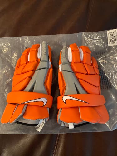 New Nike Vapor Elite Gloves / SU
