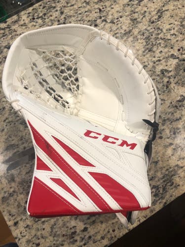 CCM Extreme Flex Regular Goalie Glove Senior E4.9 White with Red
