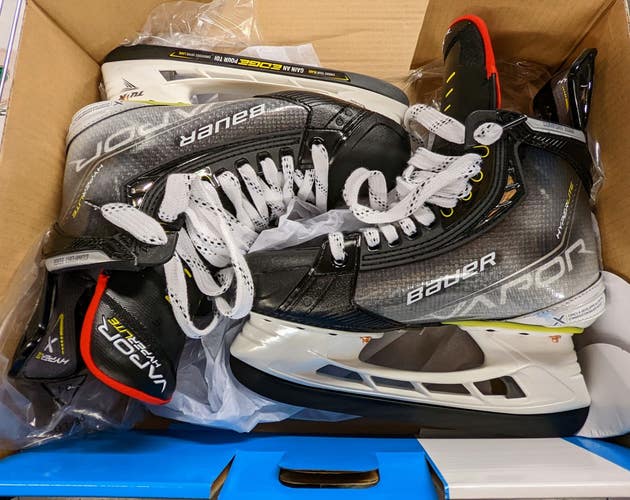 Bauer Vapor Hyperlite Hockey Skates - Size 6.0 FIT2