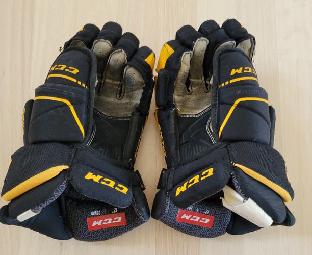 Used CCM Tacks 9060 Gloves 12"