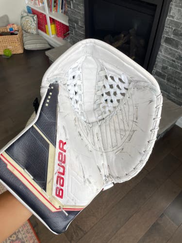 Bauer Supreme Pro Stock Mach Goalie Glove