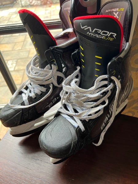 Used Bauer Size 7.5 Vapor Hyperlite Hockey Skates