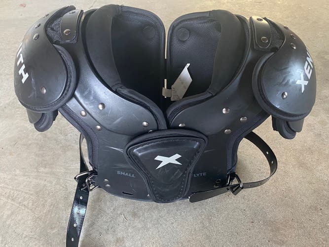 Used Small Xenith Flyte Shoulder Pads