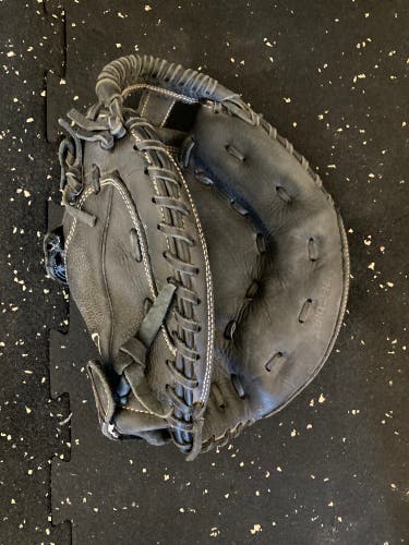 Used Louisville Slugger Right Hand Throw Catcher's Xeno Baseball Glove 33"