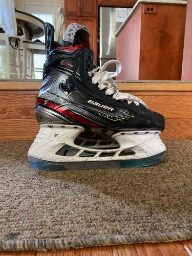 Used Bauer Vapor 2xPro Hockey Skates Size 7