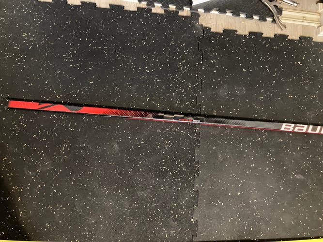 Senior Used Left Hand Bauer Nexus Geo Hockey Stick P28M Pro Stock