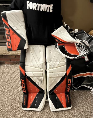 CCM E-flex 5.9 Intermediate Goalie Set 30+1 pad size