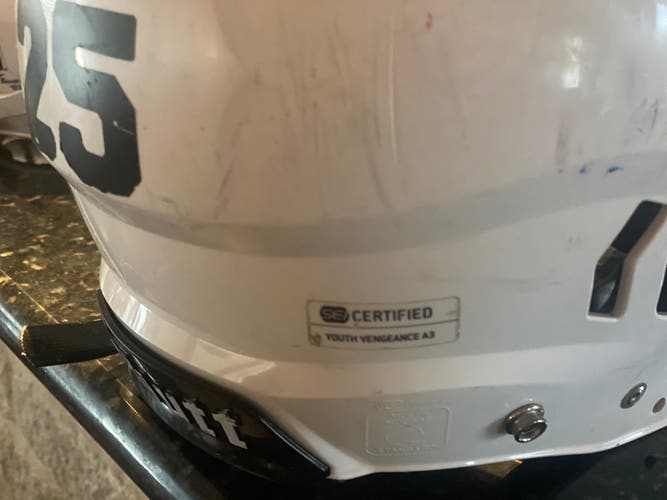 Used Medium Schutt Vengeance A3 Helmet