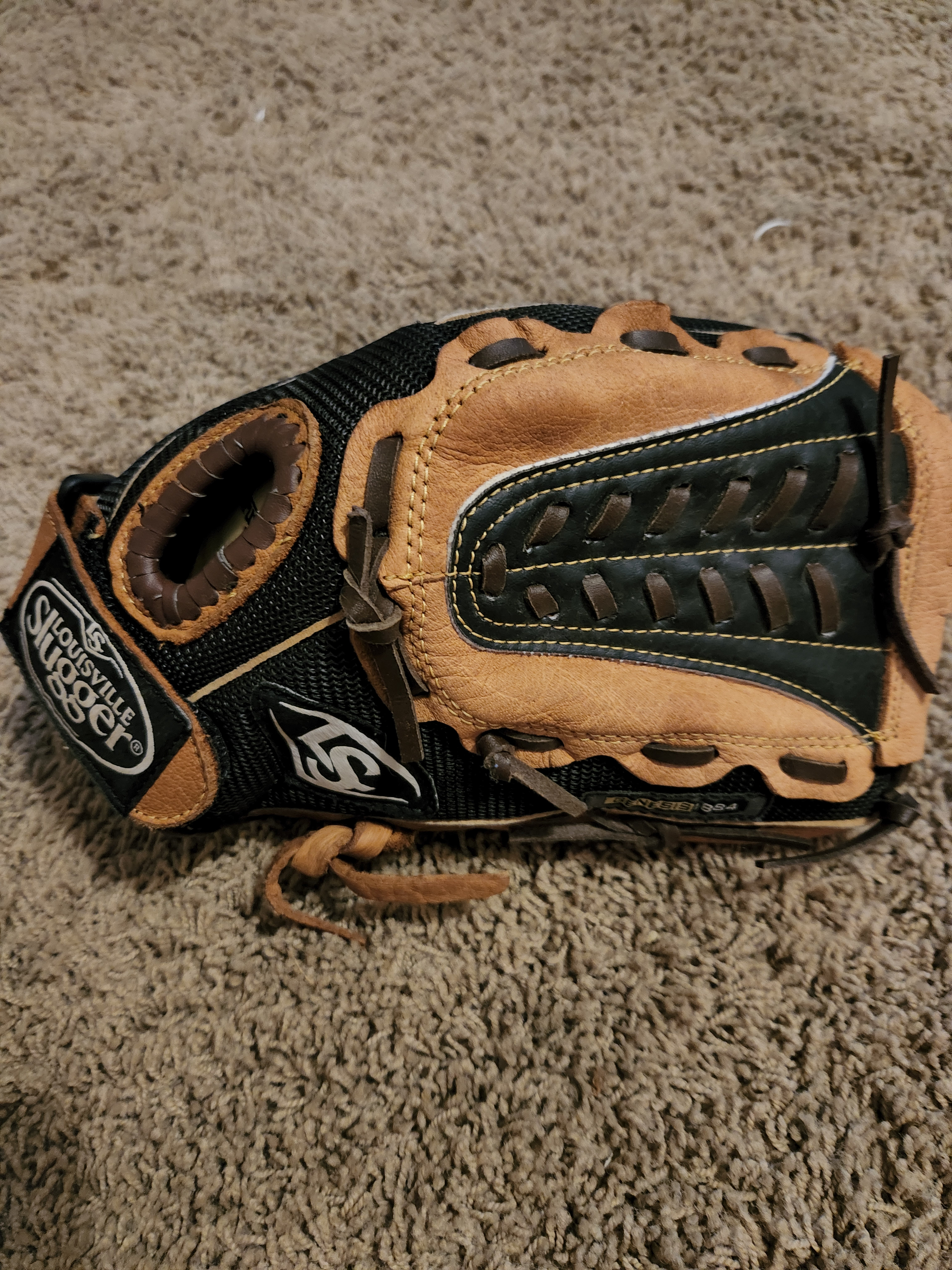 Louisville Slugger 12-Inch FG Genesis Baseball Infielders Gloves 