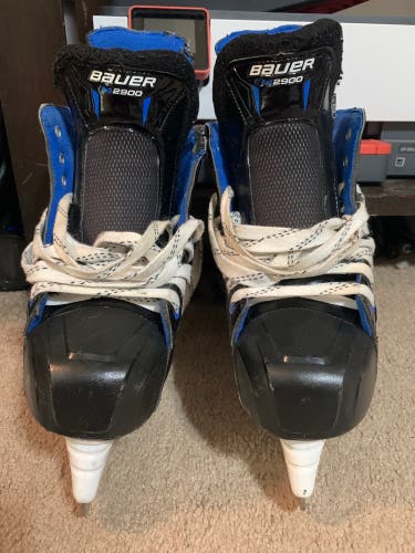 Used Bauer Regular Width D Size 8 Nexus 2900 Hockey Skates