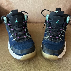 Black Adult Used Size 7.0 (Women's 8.0) Air Jordan Shoes