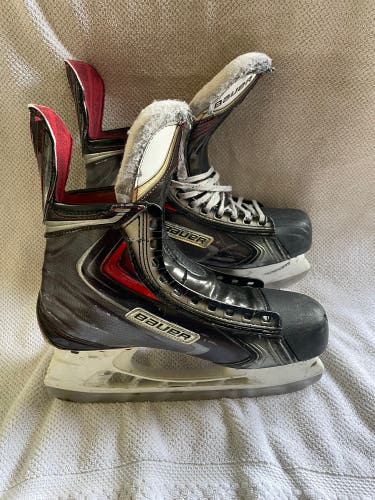 Used Bauer Regular Width Size 9.5 Vapor APX2 Hockey Skates