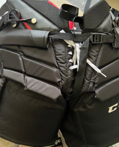 New Medium CCM Axis 1.9 Hockey Goalie Pants