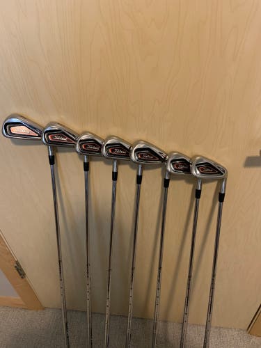 Men's Right Handed Regular Flex Steel Shaft AP1 Iron Set