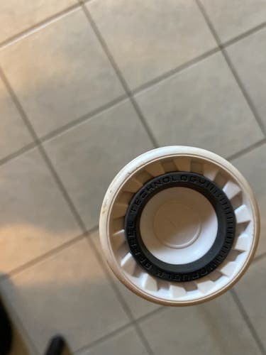 Used once new 2023 Easton Ghost Unlimited Bat (-10) 23 oz 33"