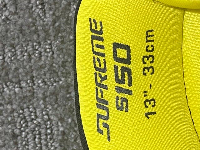 Barely used Like New Condition Bauer Supreme S150 Gloves 13" Senior