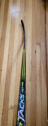 Used (refurbished) Senior CCM Right Handed Super Tacks AS3 Pro Hockey Stick Mid Pattern Pro Stock