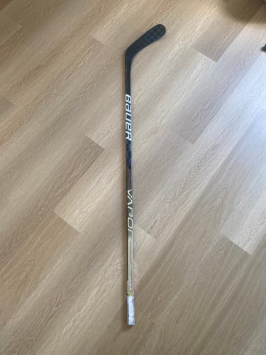 *LIKE NEW* Senior Right Handed P92 Vapor Hyperlite Hockey Stick