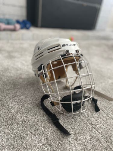 Used Medium Bauer 4500 Helmet w/ CCM Cage