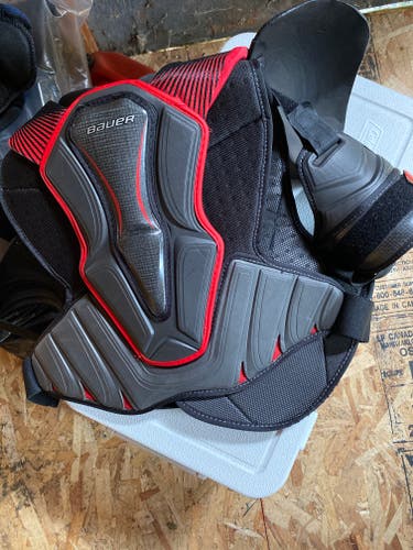 Senior New Medium Bauer Vapor 1X Lite Shoulder Pads