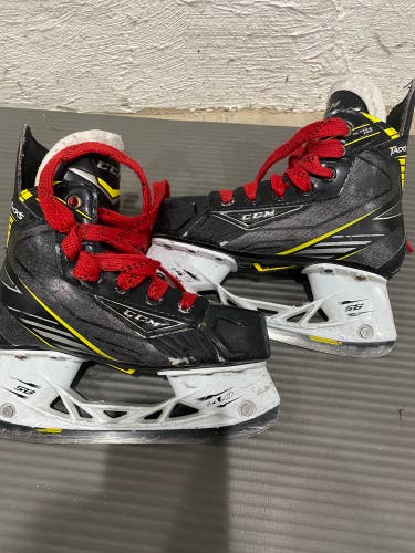 CCM Tacks Classic Pro Youth Skate 1.5