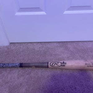 Used Rawlings Wood Big Stick Bat (-3) 28 oz 31"